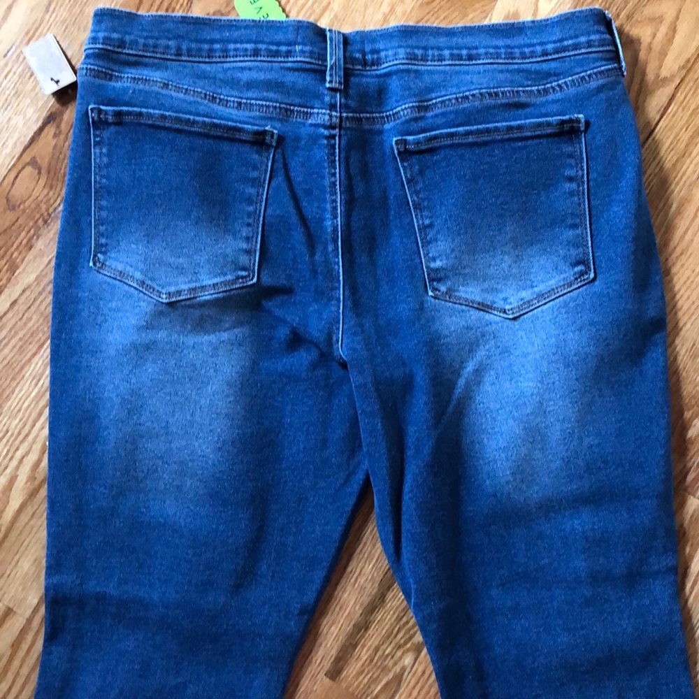 1 LEFT💋 NWT MUDD MID-RISE CROPPED SKINNY JEANS 15 - Picture 4 of 7
